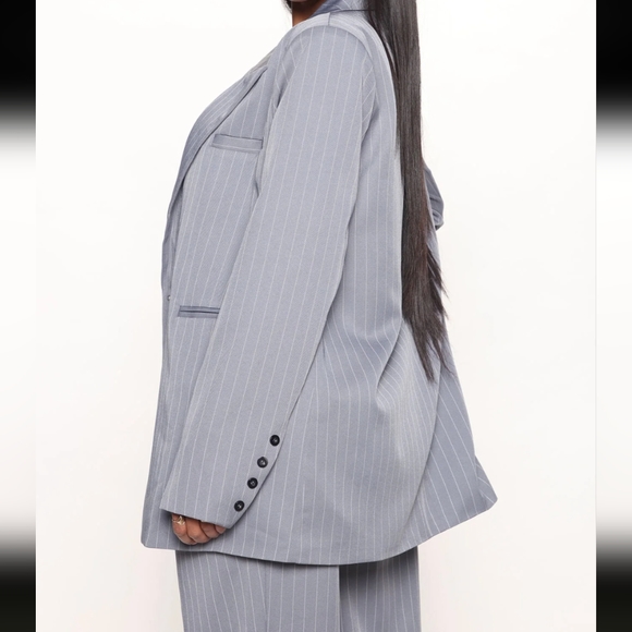 Pinstripe Pantsuit - Picture 4 of 6